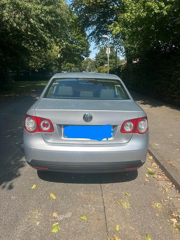 Grau Gebraucht 2006 VW Jetta Limousine | 1.000 € (Superpreis) - Bild 1/4