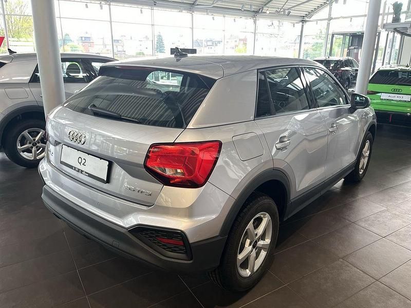 Nowe Audi Q2 Basis 150 KM (110 kW) 2025 Srebrny SUV