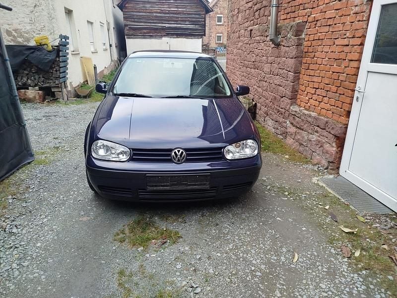 Blau Gebraucht 1999 VW Golf IV Basis Kleinwagen | 950 € (Guter Preis) - Bild 1/4