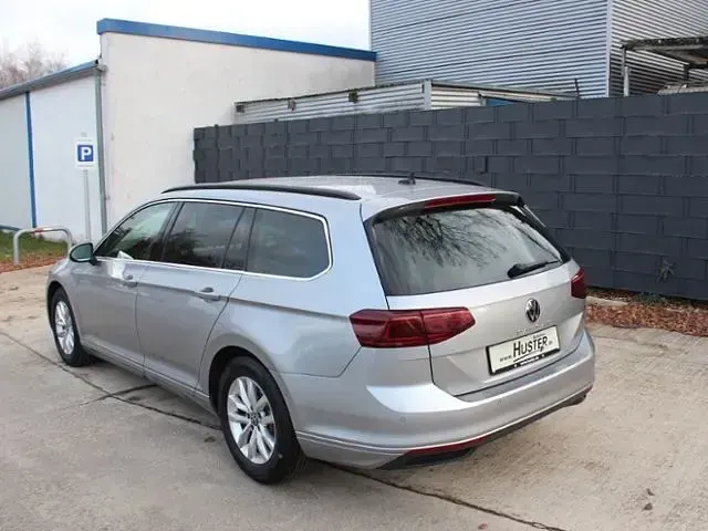 Gebraucht VW Passat Business 150 PS (110 kW) 2021 Pyritsilber metallic 7067 (metallic) Kombi