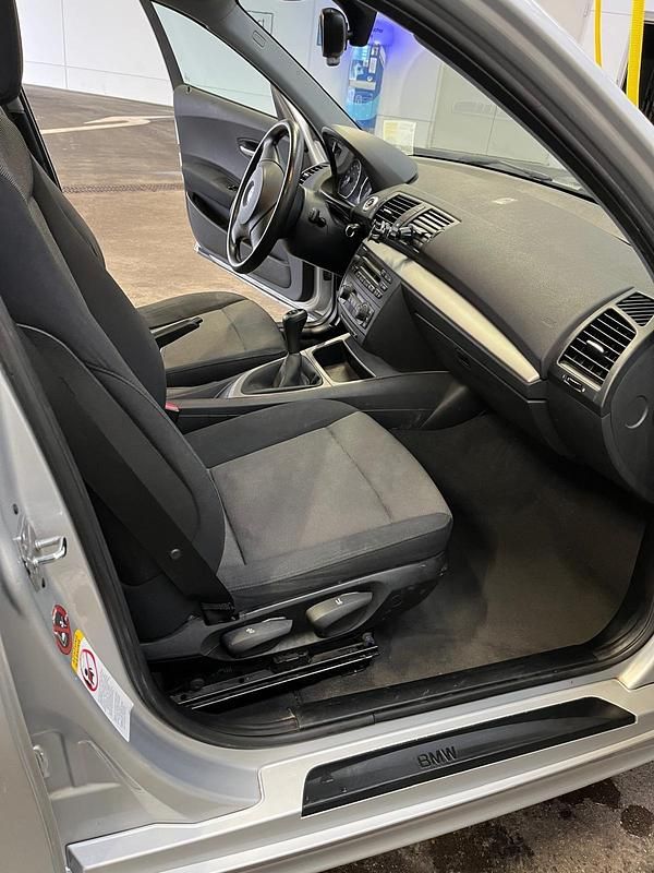 Gebraucht BMW 116 122 PS (89 kW) 2005 Silber Kleinwagen