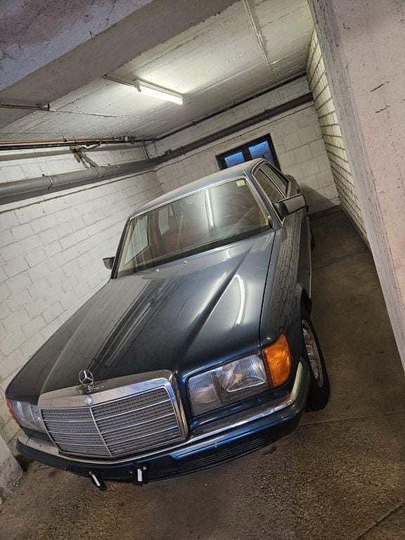 Gebraucht Mercedes E280 185 PS (136 kW) 1981 Blau Limousine