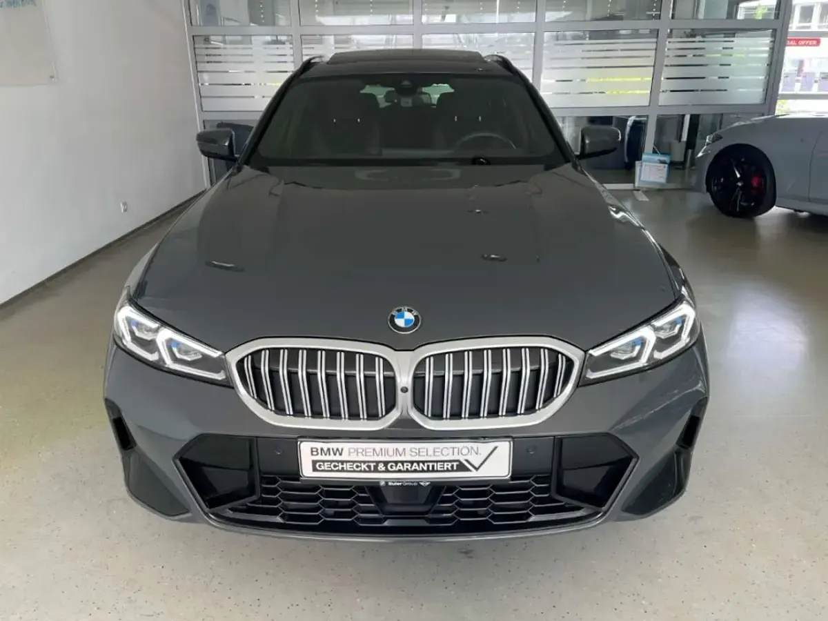 Gebraucht BMW 320 M Sport 190 PS (139 kW) 2025 Grau Kombi