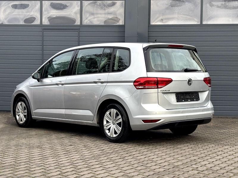 Gebraucht VW Touran 110 PS (80 kW) 2016 Silber Van / Kleinbus