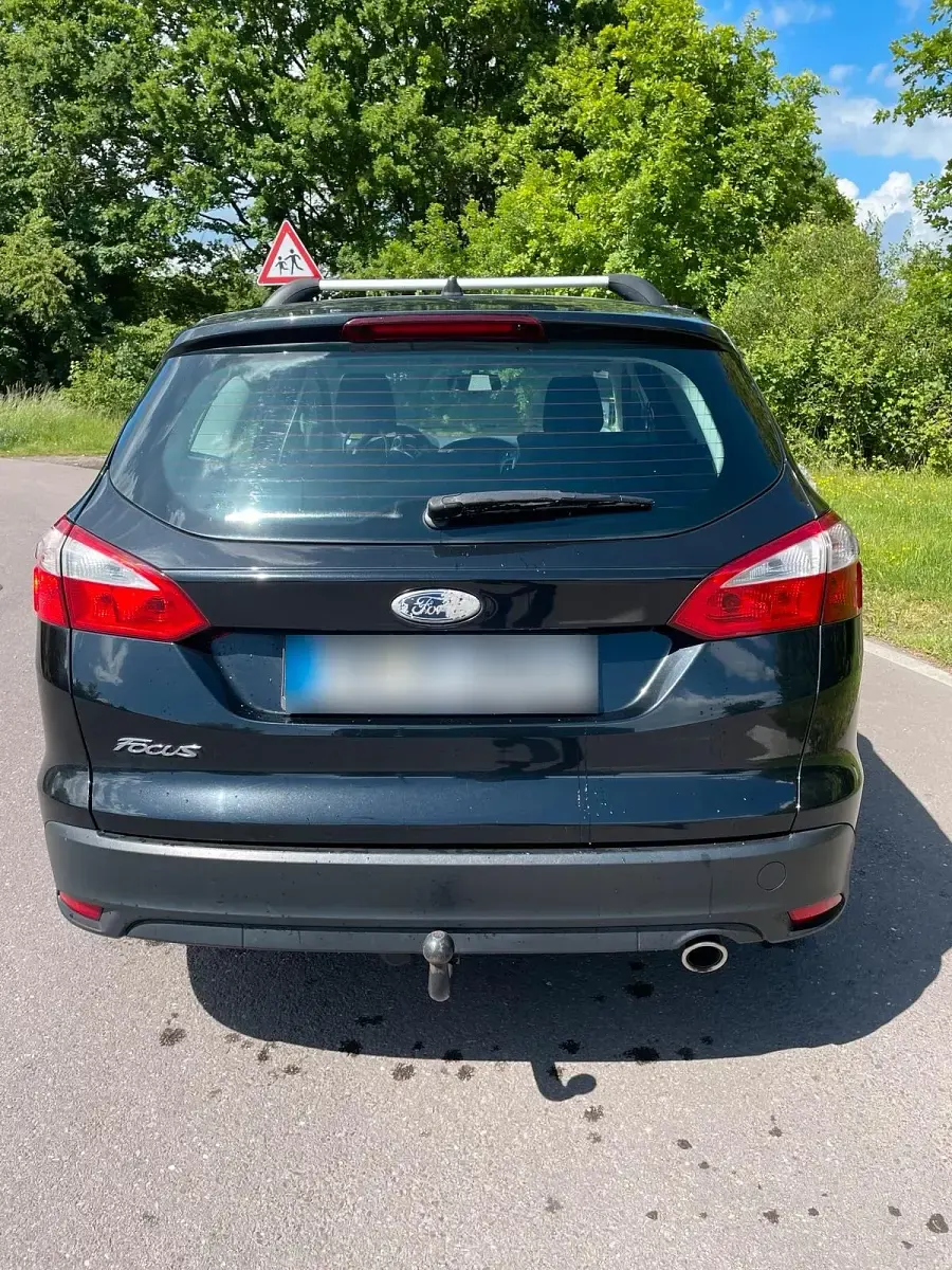 Gebraucht Ford Focus 140 PS (102 kW) 2011 Schwarz Kombi