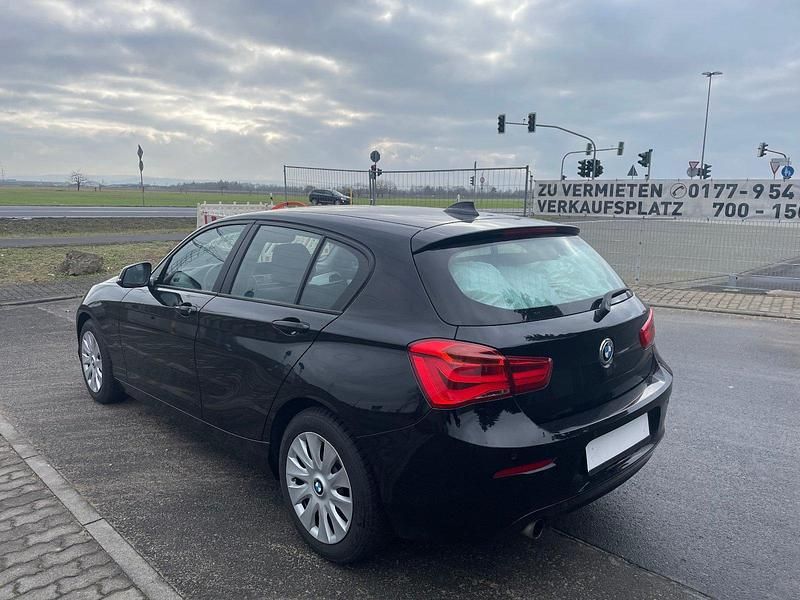 Gebraucht BMW 118 Sport Line 136 PS (100 kW) 2016 Schwarz Kleinwagen