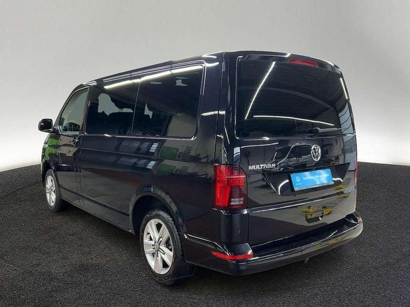 Gebraucht VW Multivan Comfortline 150 PS (110 kW) 2022 Schwarz Van