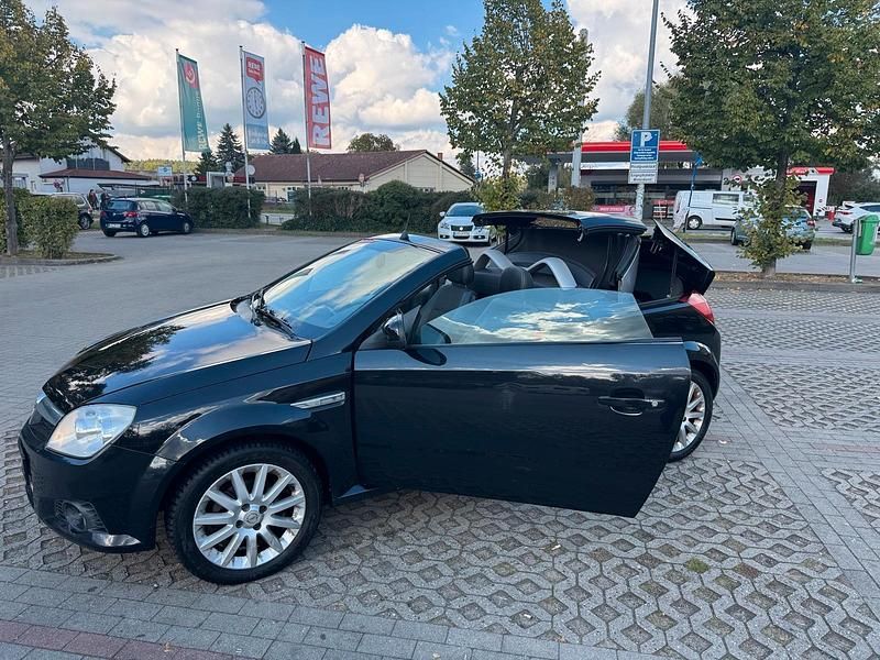 Schwarz Gebraucht 2005 Opel Tigra Cabrio | 2.400 € (Fairer Preis) - Bild 1/4