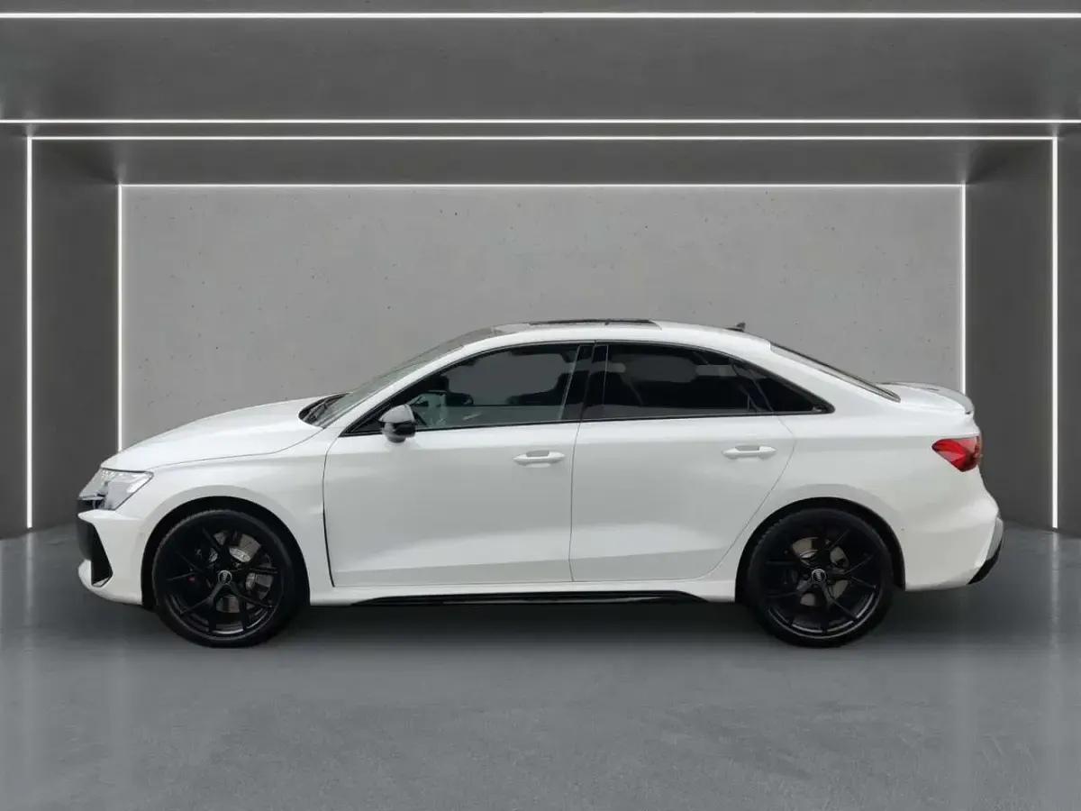 Gebraucht Audi RS3 Sport 400 PS (294 kW) 2025 Weiß Limousine