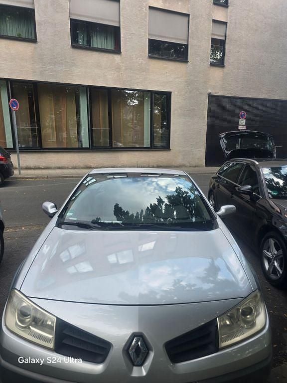 Silber Gebraucht 2007 Renault Mégane Cabriolet Dynamique Cabrio | 2.800 € (Fairer Preis) - Bild 1/4