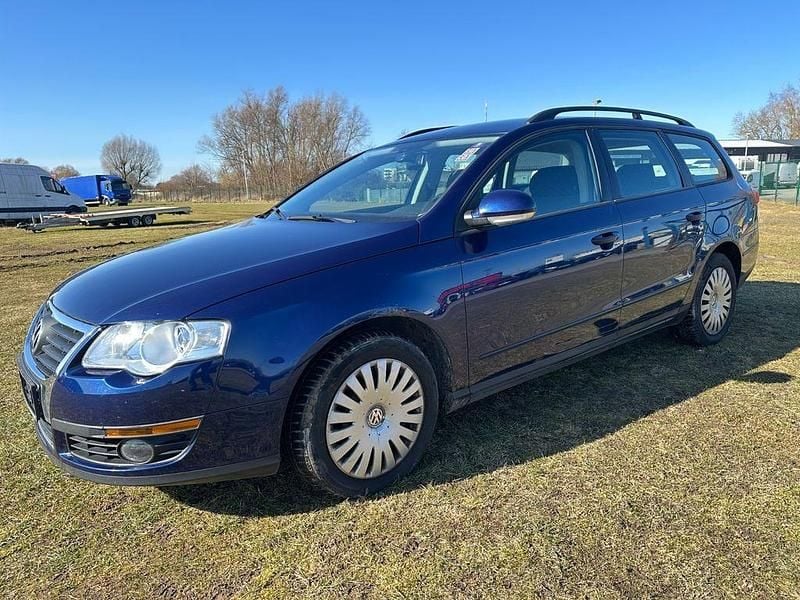 Gebraucht VW Passat Comfortline 105 PS (77 kW) 2006 Blau Limousine