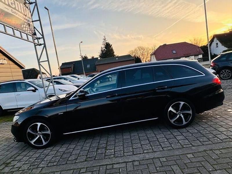Gebraucht Mercedes E220 Avantgarde 194 PS (142 kW) 2019 Schwarz Kombi