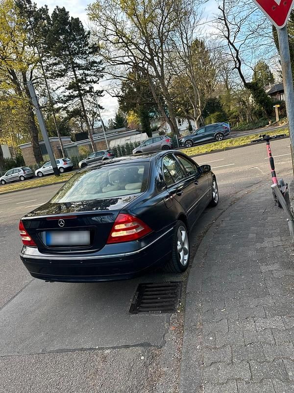Gebraucht Mercedes C200 150 PS (110 kW) 2001 Blau Limousine