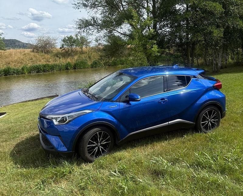 Blau Gebraucht 2018 Toyota C-HR SUV | 17.900 € (Fairer Preis) - Bild 1/4