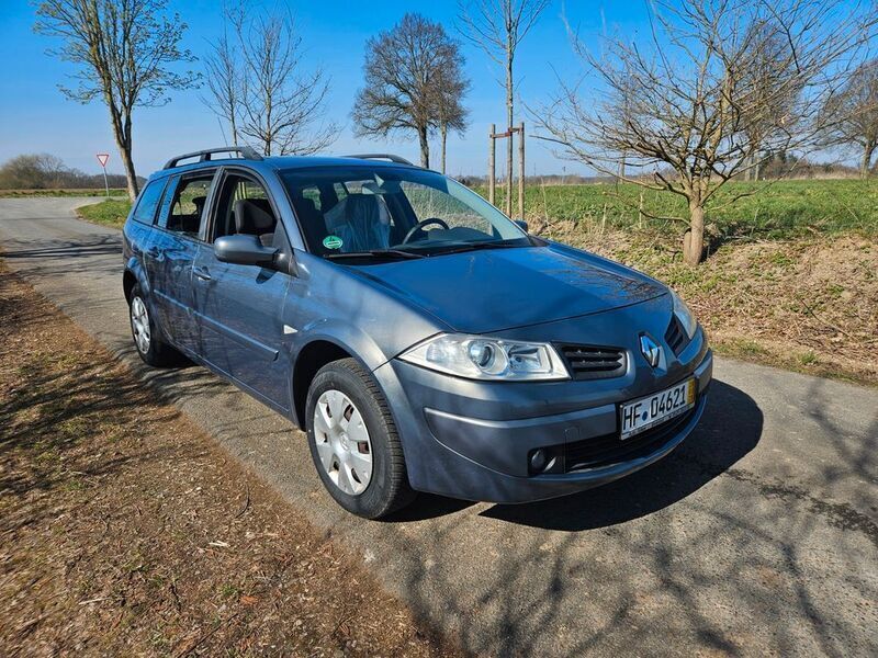 Grau Gebraucht 2007 Renault Mégane II Authentique Limousine | 3.200 € (Etwas zu teuer) - Bild 1/4
