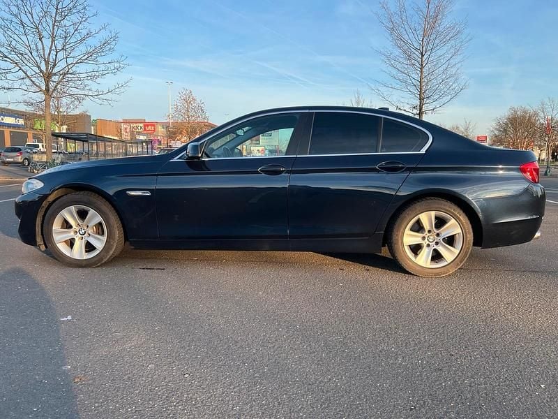 Gebraucht BMW 525 204 PS (150 kW) 2010 Blau Limousine
