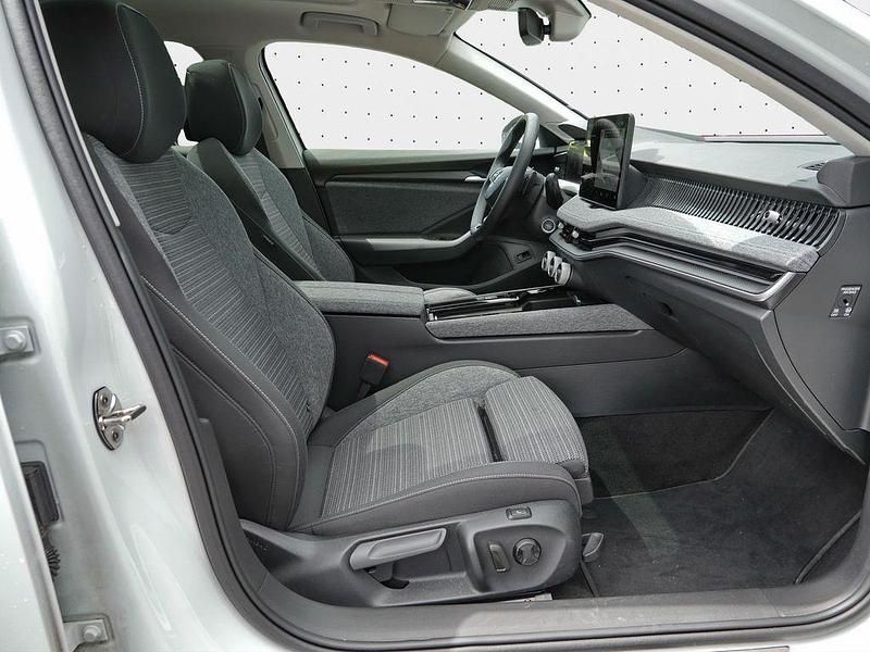 Gebraucht Skoda Superb Selection 150 PS (110 kW) 2024 Purity weiss Kombi