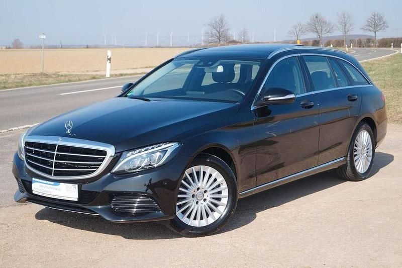 Obsidianschwarz metalliclack Gebraucht 2015 Mercedes C180 Kombi | 16.900 € (Guter Preis) - Bild 1/4