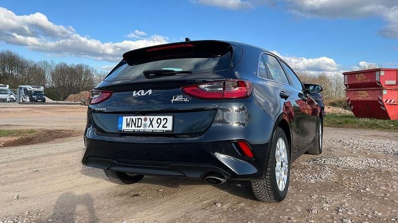 Gebraucht Kia Ceed Vision 160 PS (117 kW) 2023 Schwarz Kleinwagen