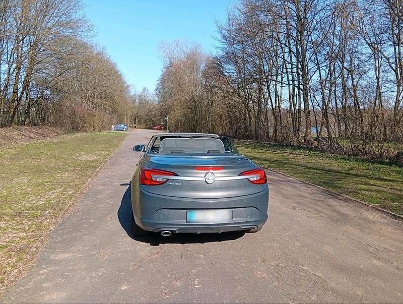 Gebraucht Opel Cascada 146 PS (107 kW) 2015 Grau Cabrio
