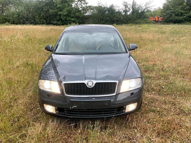 Grau Gebraucht 2007 Skoda Octavia Limousine | 2.300 € (Superpreis) - Bild 1/4