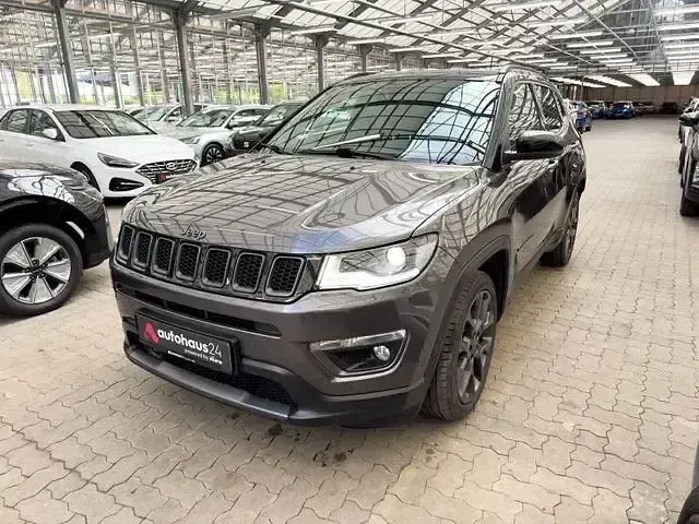 Gebraucht Jeep Compass 150 PS (110 kW) 2021 Grau SUV