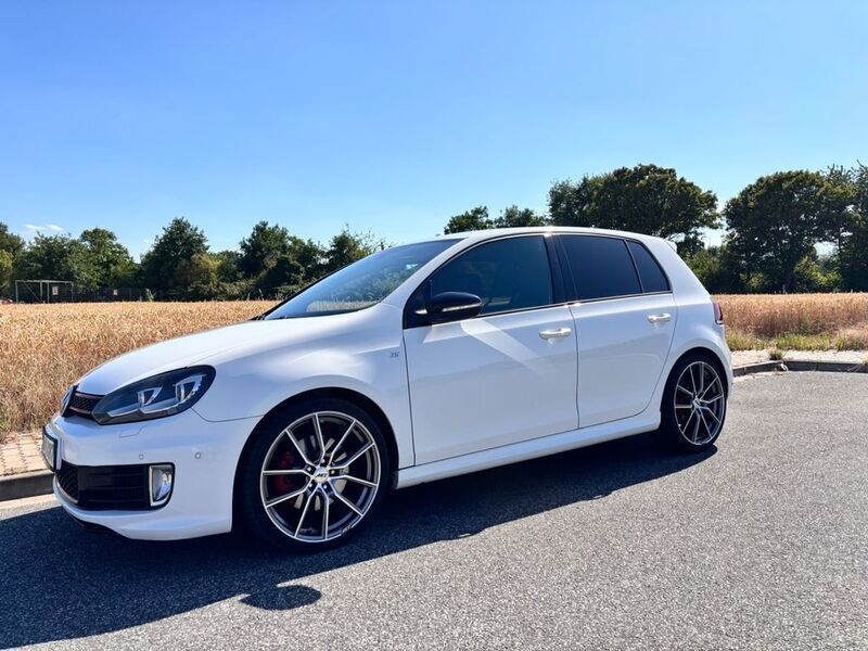 Weiß Gebraucht 2012 VW Golf VII Edition Limousine | 13.990 € (Fairer Preis) - Bild 1/4