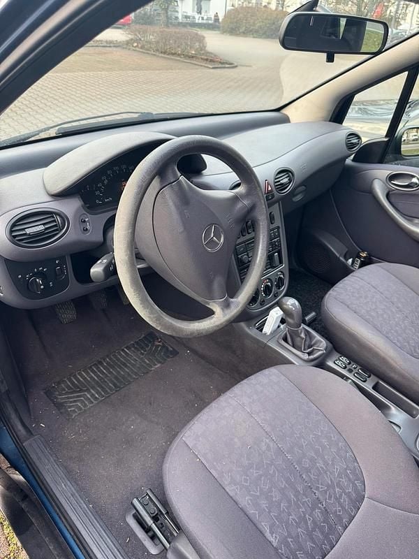 Gebraucht Mercedes A170 95 PS (69 kW) 2002 Blau Kleinwagen