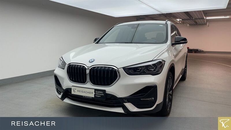 Alpinweiss Gebraucht 2022 BMW X1 Performance SUV | 28.490 € (Fairer Preis) - Bild 1/4