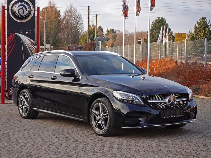 Gebraucht Mercedes C220 AMG line 194 PS (142 kW) 2018 Schwarz Limousine