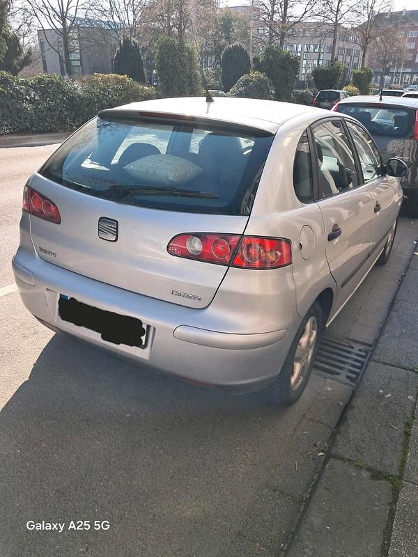 Gebraucht Seat Ibiza 70 PS (51 kW) 2005 Silber Kleinwagen
