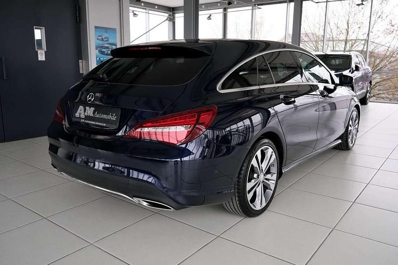 Gebraucht Mercedes CLA200 156 PS (114 kW) 2016 Cavansitblau Kombi