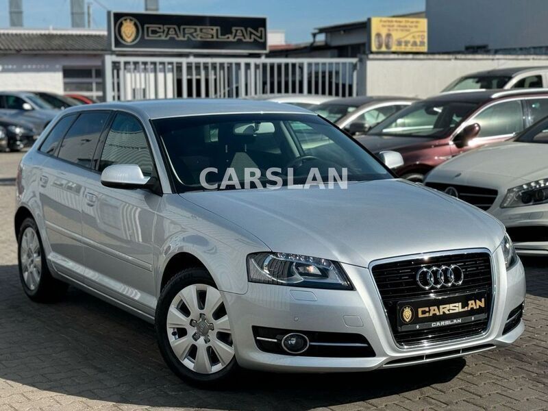 Silber Gebraucht 2011 Audi A3 Sportback Attraction Limousine | 10.998 € (Etwas zu teuer) - Bild 1/4