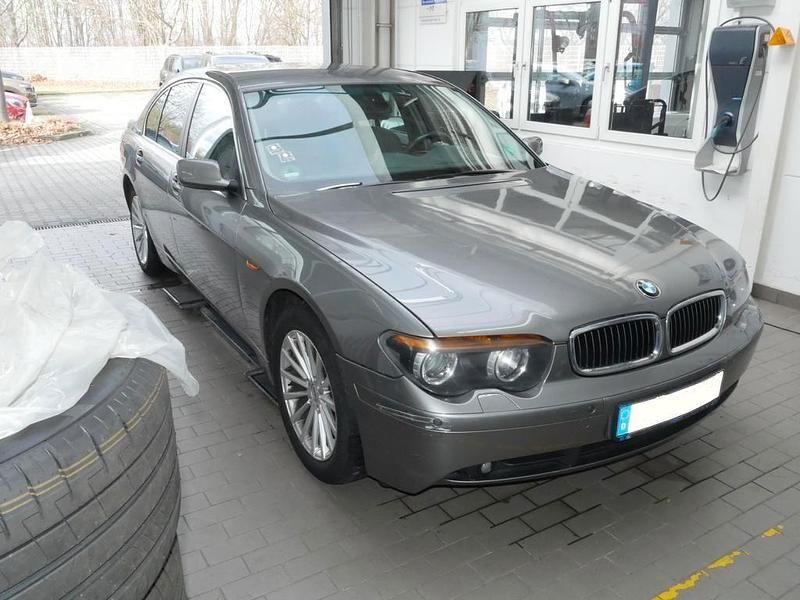 Gebraucht BMW 745 Sport Line 333 PS (244 kW) 2004 Grau Limousine