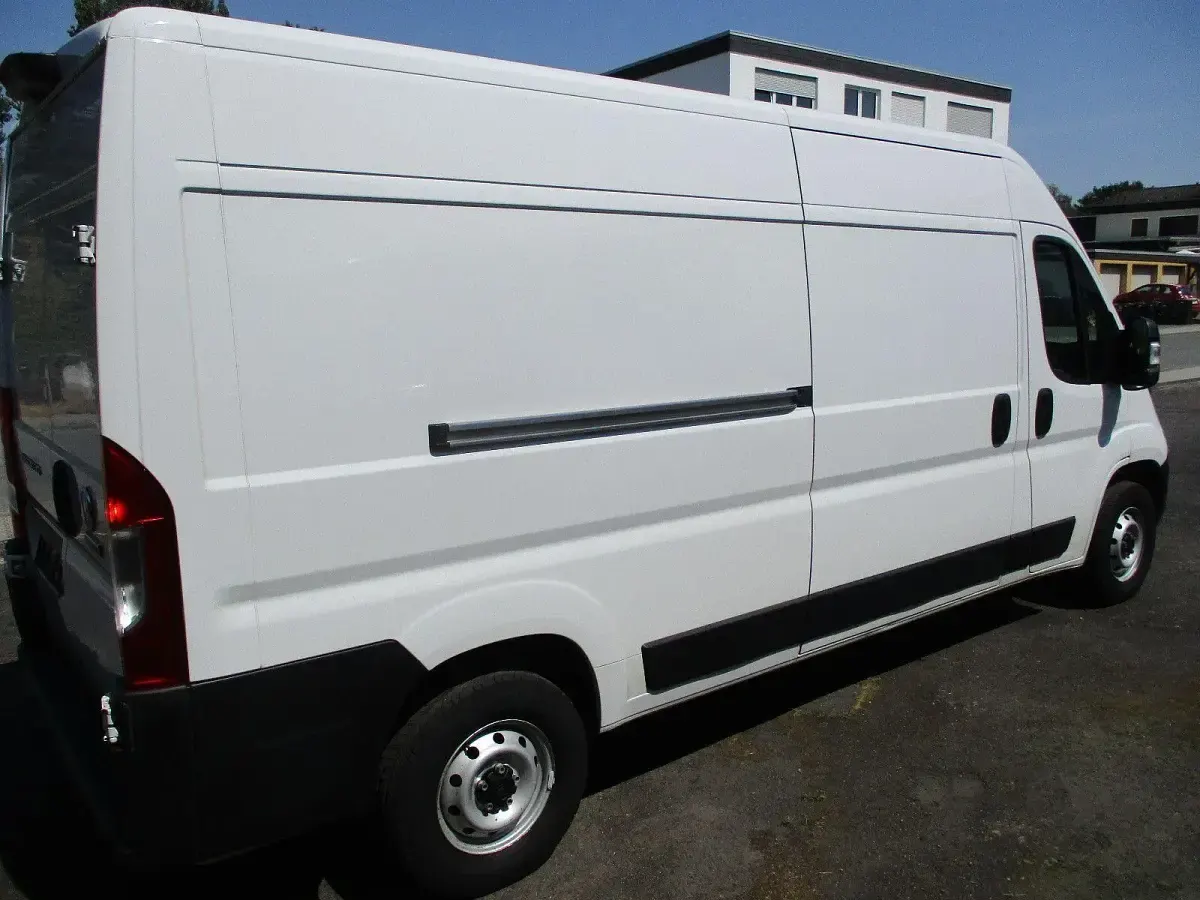 Gebraucht Fiat Ducato 140 PS (102 kW) 2023 Weiß Van
