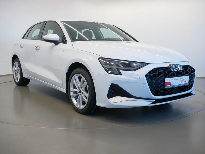 Gebraucht Audi A3 Advanced 116 PS (85 kW) 2025 Gletscherweiss metallic Limousine