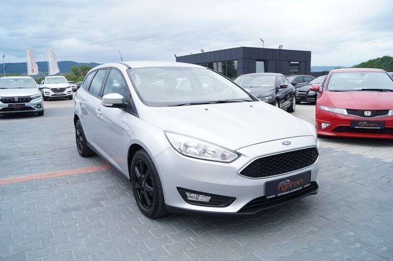 Silber Gebraucht 2018 Ford Focus Limousine | 8.890 € (Guter Preis) - Bild 1/4