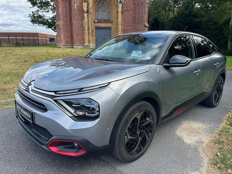 Grau Gebraucht 2021 Citroën C4 Shine Limousine | 14.500 € (Guter Preis) - Bild 1/4