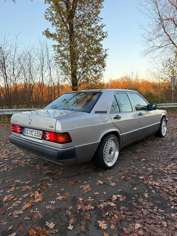 Gebraucht Mercedes 190 109 PS (80 kW) 1991 Silber Limousine