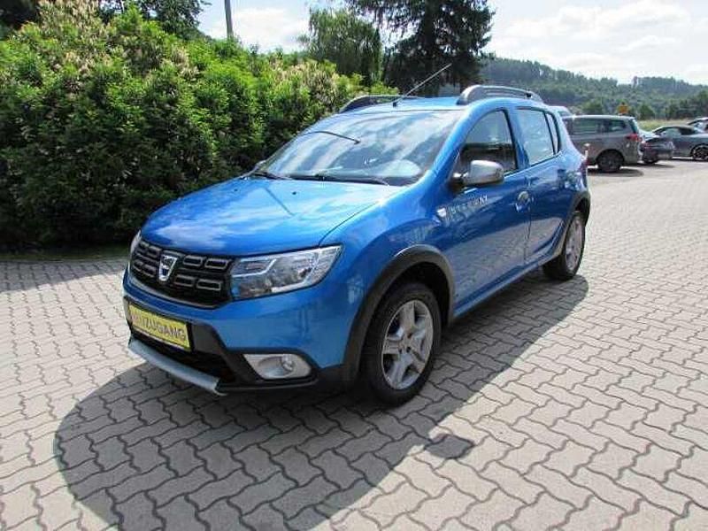 Blau Gebraucht 2017 Dacia Sandero Prestige Kleinwagen | 6.790 € (Fairer Preis) - Bild 1/4