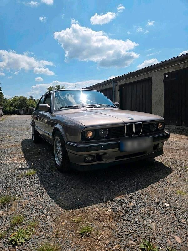 Brugt BMW 320 129 HK (94 kW) 1988 Beige Sedan