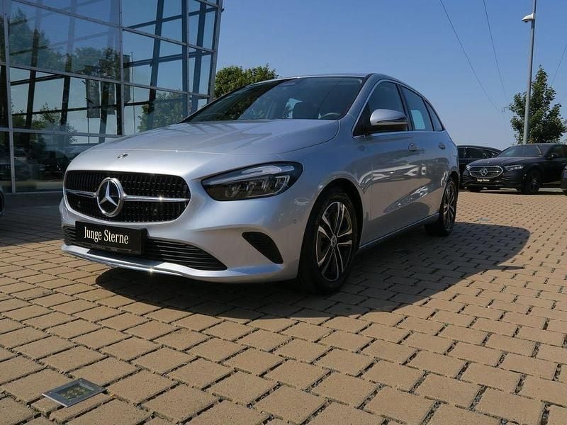 Silber Gebraucht 2024 Mercedes B180 Progressive Van / Kleinbus | 35.900 € (Teuer) - Bild 1/4