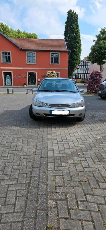 Silber Gebraucht 1999 Ford Mondeo Limousine | 1.700 € (Fairer Preis) - Bild 1/4