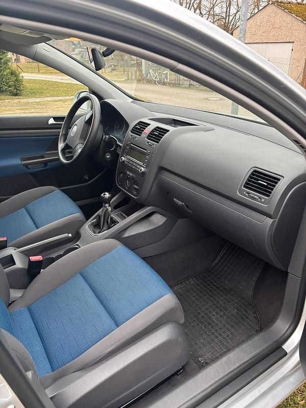 Gebraucht VW Golf V 75 PS (55 kW) 2005 Silber Kleinwagen