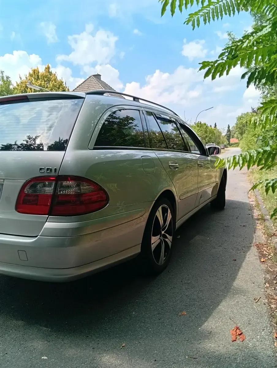 Gebraucht Mercedes E220 150 PS (110 kW) 2003 Kombi