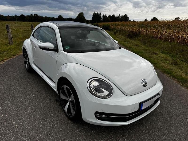 Weiß Gebraucht 2014 VW Beetle Cup Limousine | 8.999 € (Fairer Preis) - Bild 1/4