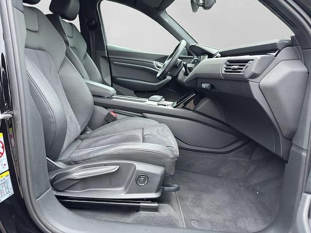 Gebraucht Audi e-tron Ambiente 230 kW (313 PS) 2023 Brillantschwarz SUV