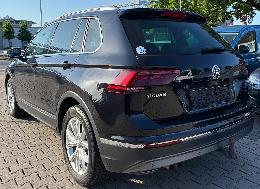 Gebraucht VW Tiguan Highline 150 PS (110 kW) 2016 Schwarz SUV