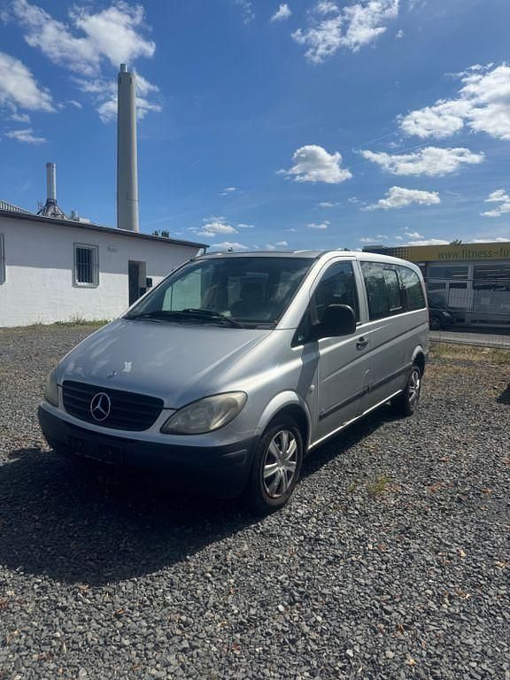 Silber Gebraucht 2004 Mercedes Vito Van / Kleinbus | 4.999 € (Fairer Preis) - Bild 1/4