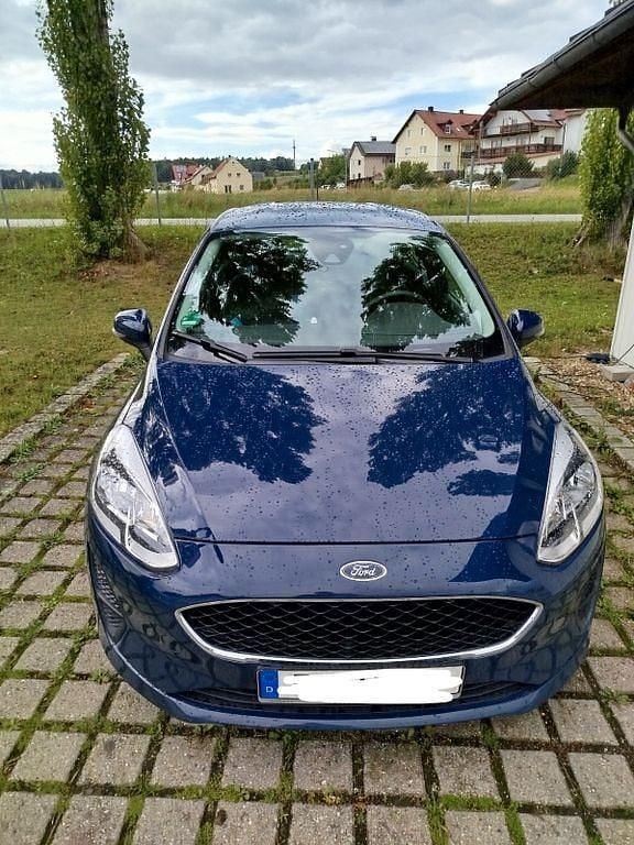 Gebraucht Ford Fiesta Trend 101 PS (74 kW) 2018 Blau Kleinwagen